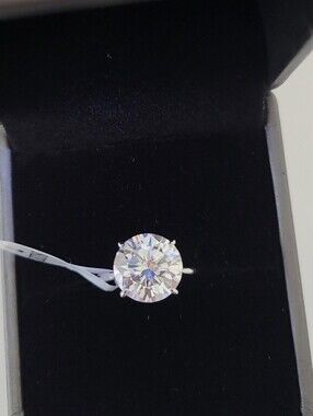 New 5ct Cerified Moissanite Ring